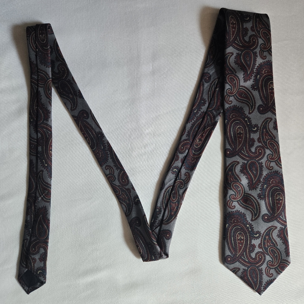 Stafford Executive 100% Silk Gray Tie with Burgundy Paisley